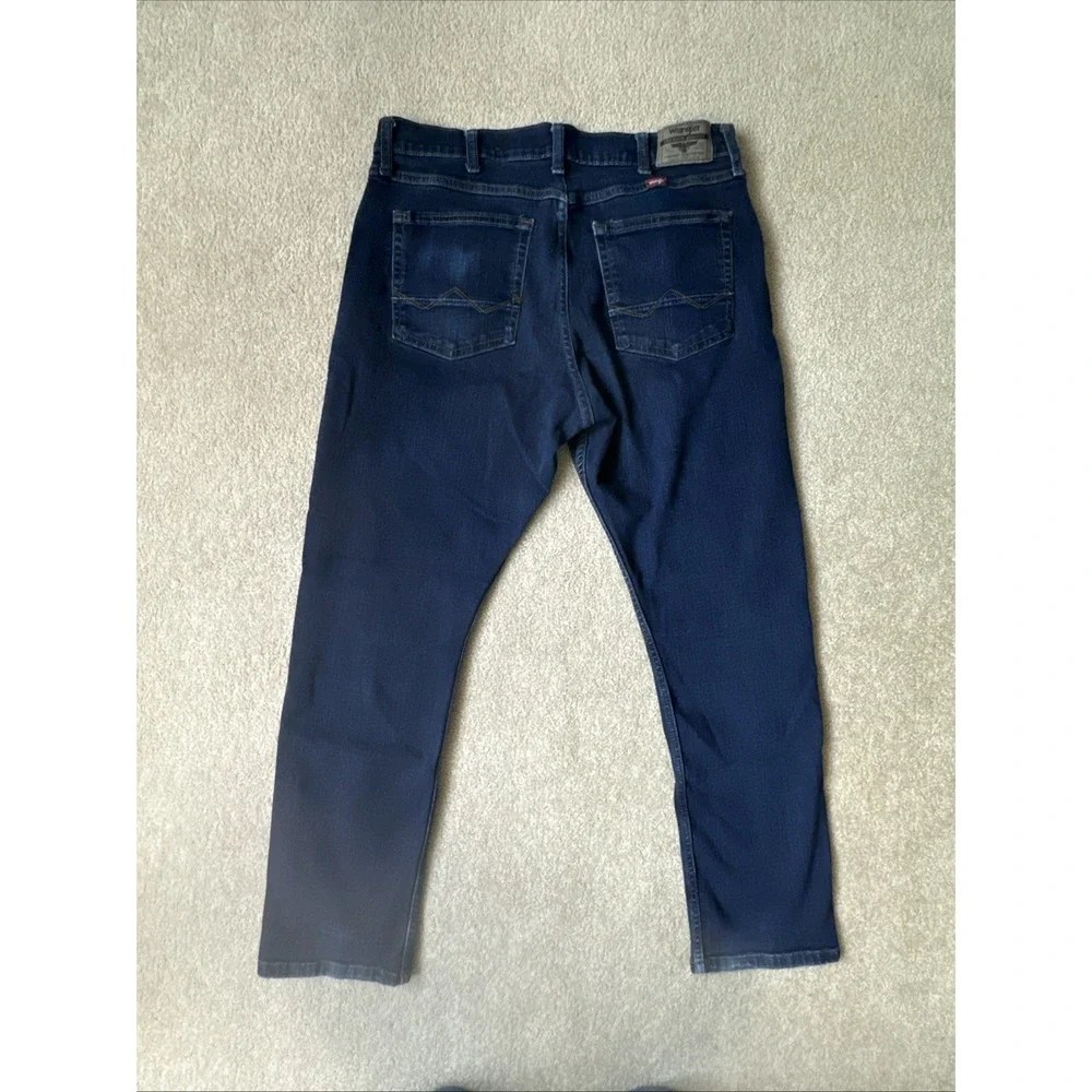Wrangler Jeans Athletic Fit Mens 36x30 Blue Flex Denim Pants Straight Casual EUC